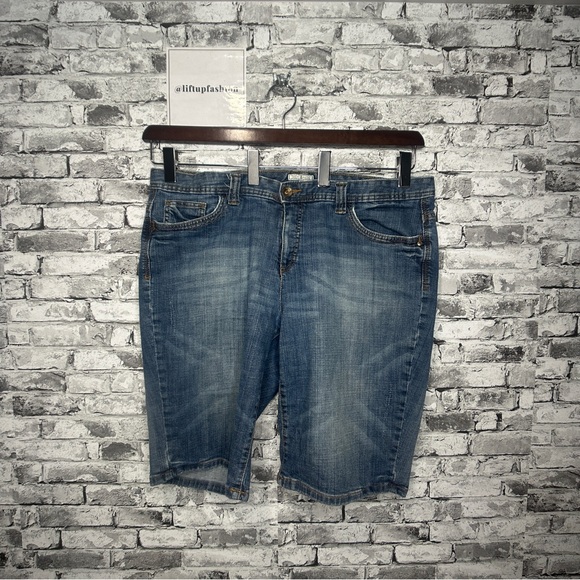Tommy Hilfiger Pants - EUC Tommy Hilfiger Womens Blue Denim Jean Shorts